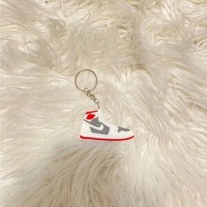 Light gray/white  sneaker keychain